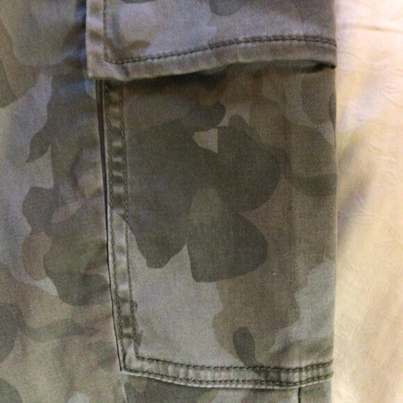 Old Navy Pants Women’s 12 Olive Green Camo Rockstar Super Skinny High Rise - Picture 7 of 10